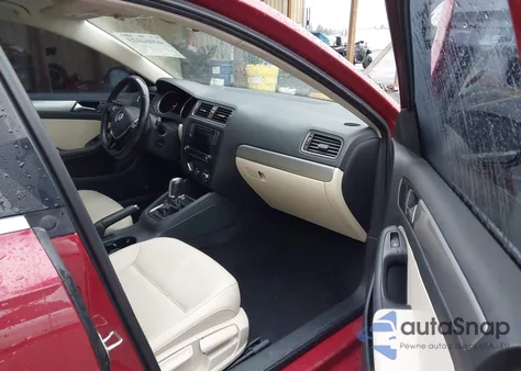 2017 Volkswagen Jetta 1.4T Se z USA, uszkodzony, nr VIN 3VWDB7AJ1HM232415